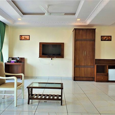 Vits Excellensea Karde Beach Dāpoli 外观 照片
