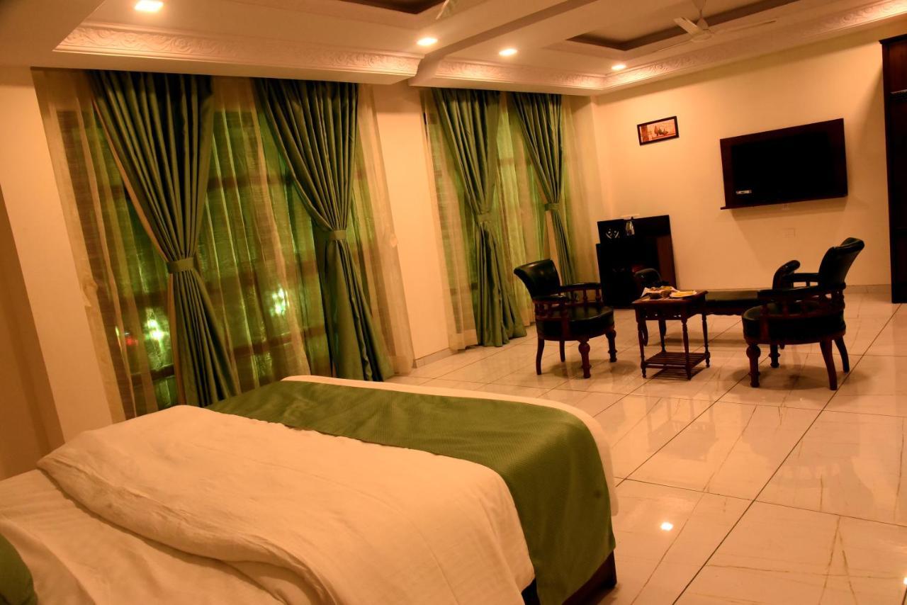 Vits Excellensea Karde Beach Dāpoli 外观 照片
