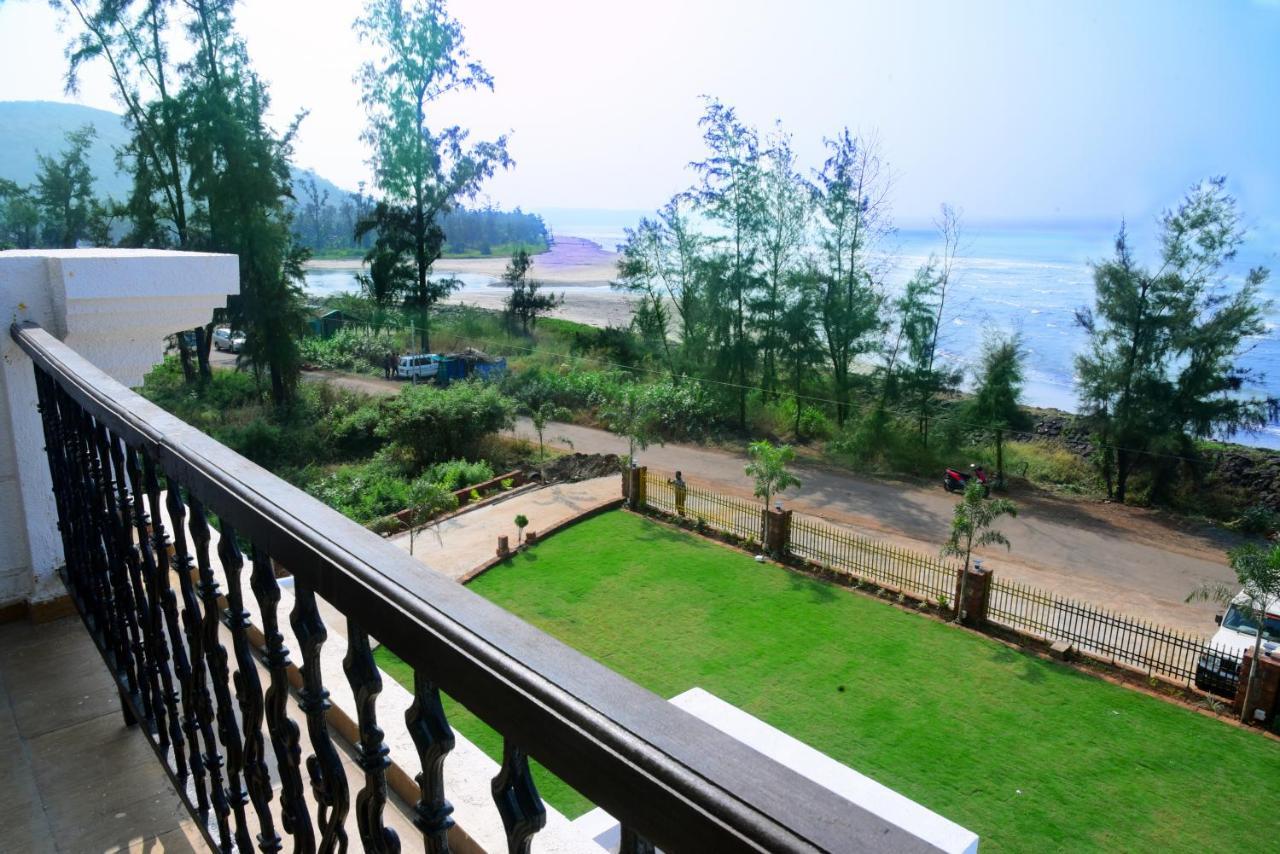 Vits Excellensea Karde Beach Dāpoli 外观 照片
