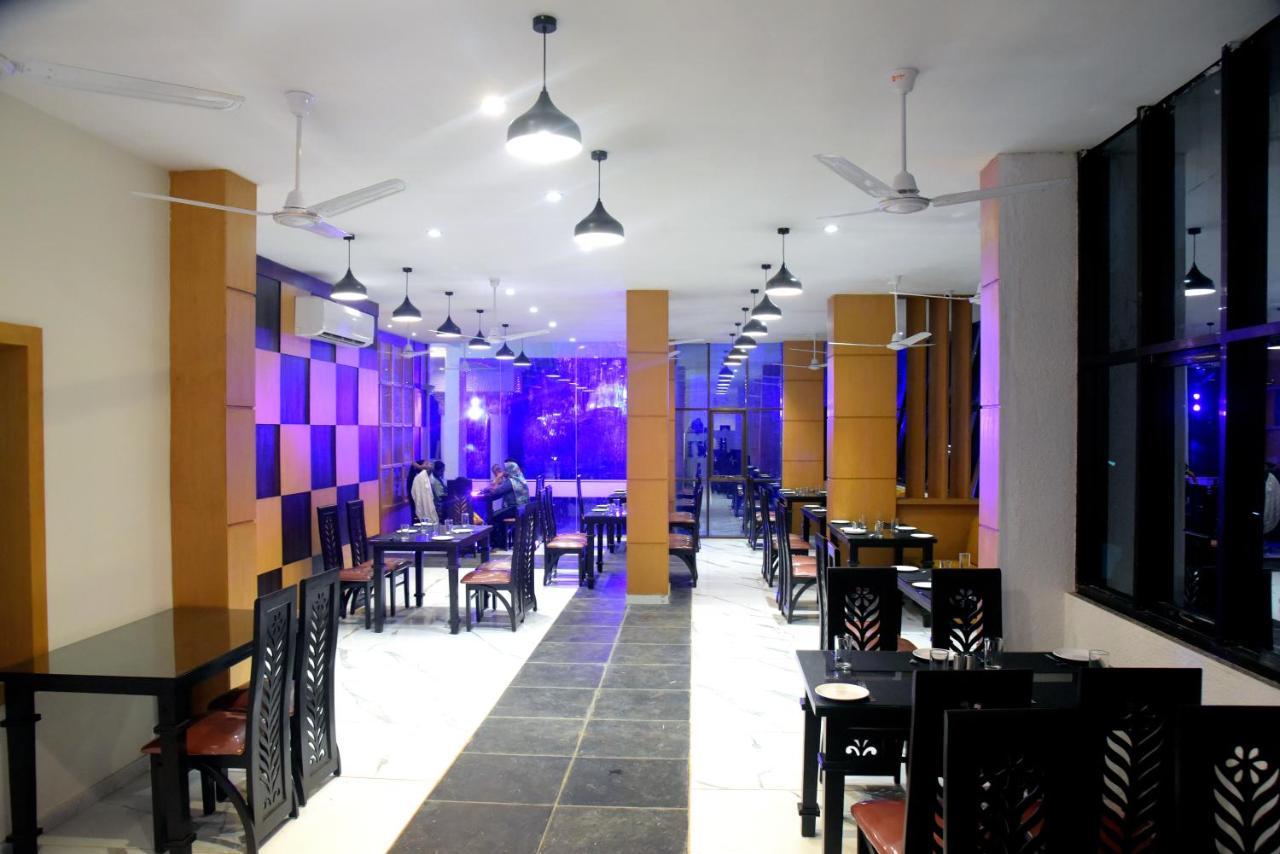 Vits Excellensea Karde Beach Dāpoli 外观 照片