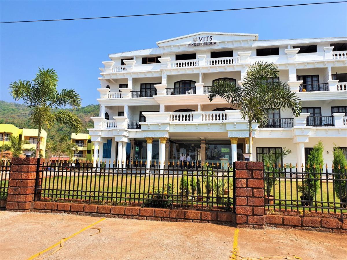 Vits Excellensea Karde Beach Dāpoli 外观 照片