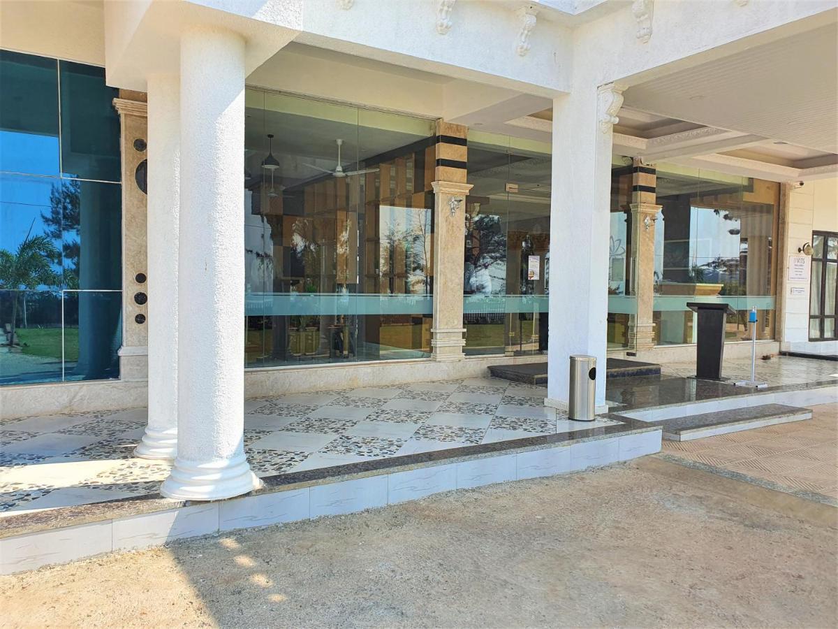 Vits Excellensea Karde Beach Dāpoli 外观 照片