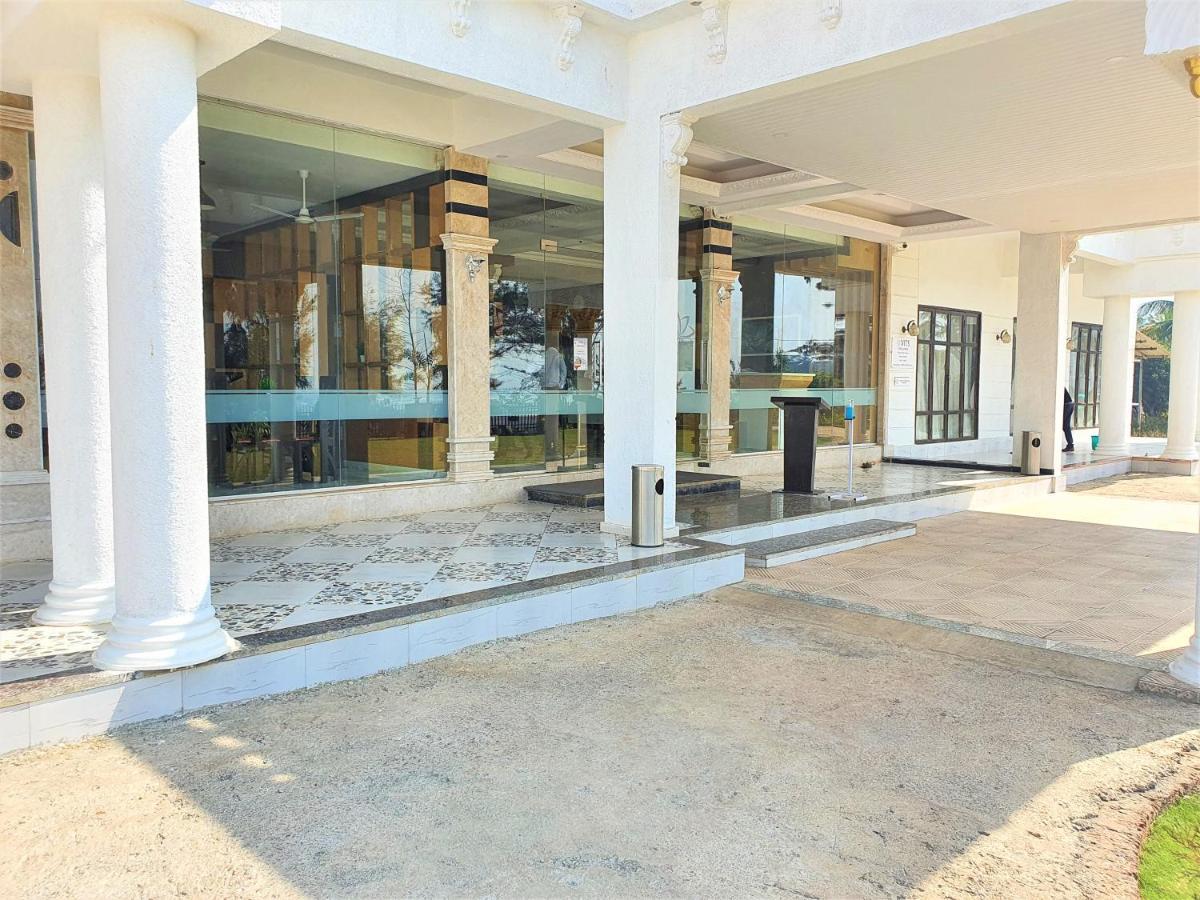 Vits Excellensea Karde Beach Dāpoli 外观 照片