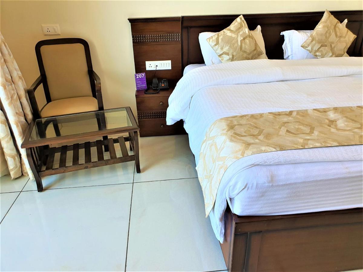 Vits Excellensea Karde Beach Dāpoli 外观 照片