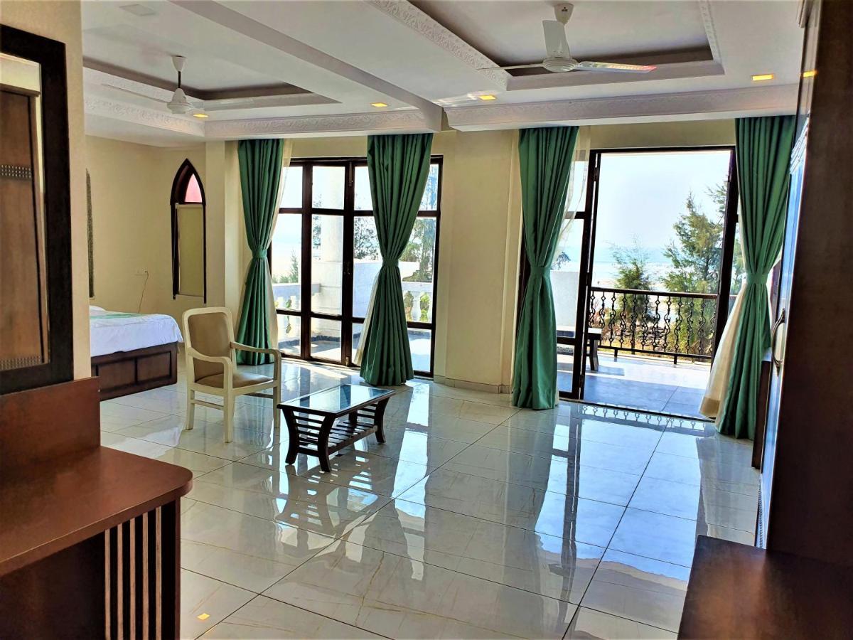 Vits Excellensea Karde Beach Dāpoli 外观 照片