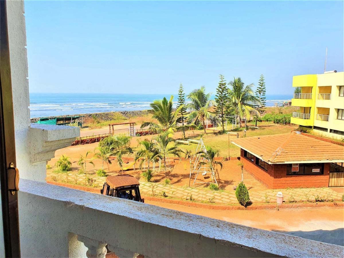 Vits Excellensea Karde Beach Dāpoli 外观 照片