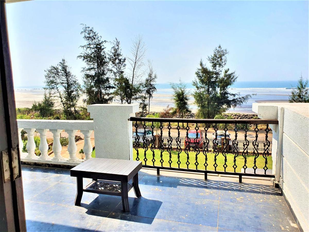 Vits Excellensea Karde Beach Dāpoli 外观 照片